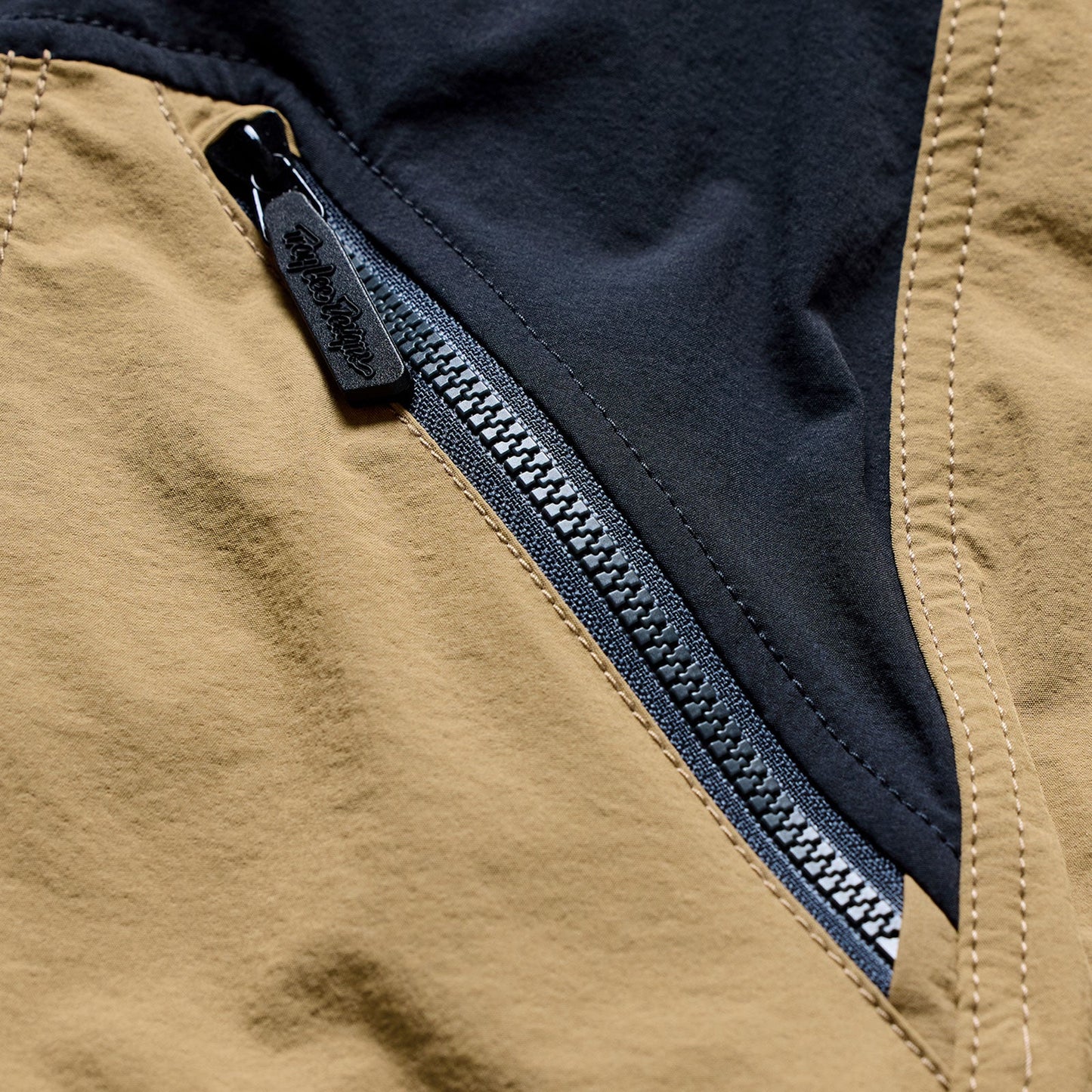 Skyline Trail Short Shell Mono Sienna