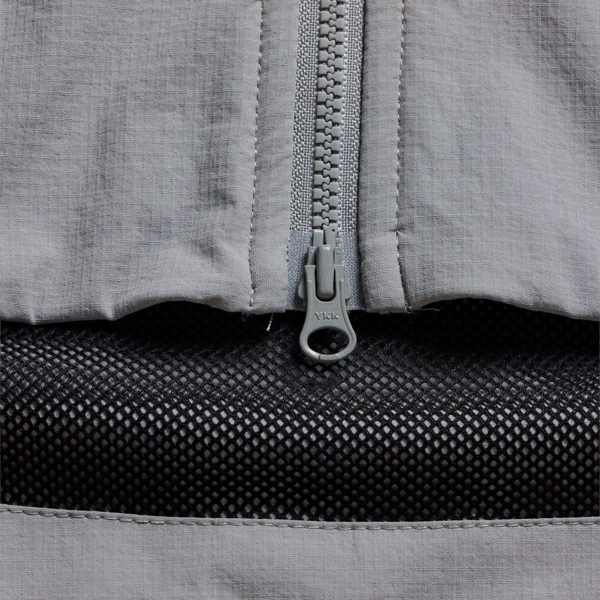 Stage Vest Mono Mid Gray