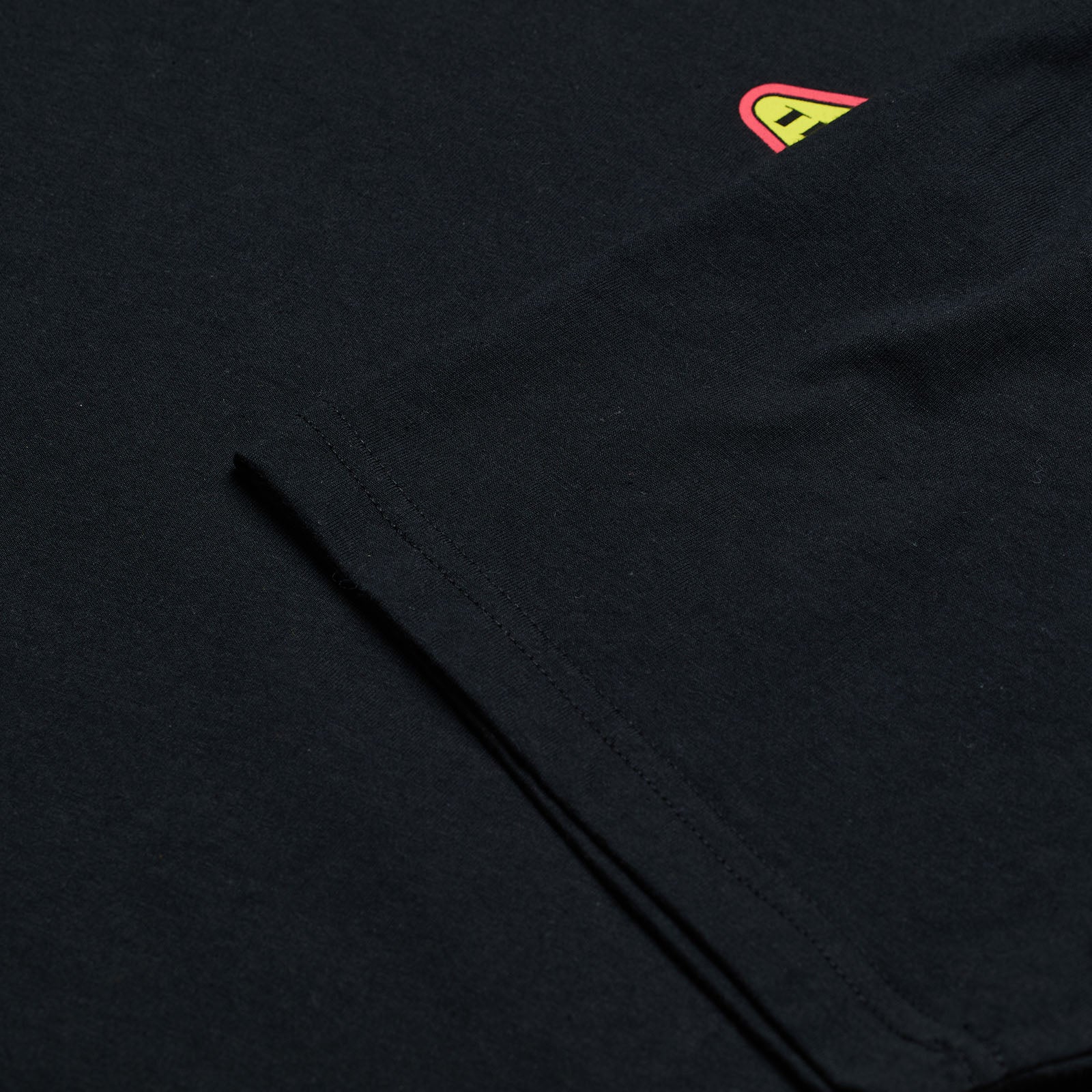 TLD Carb-Kurzarm-T-Shirt, Schwarz